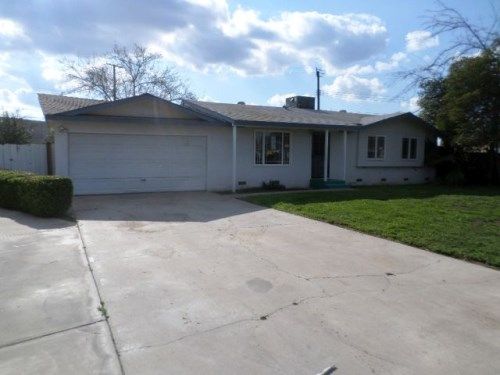 3447 S Hall St, Visalia, CA 93277