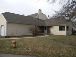 2102 Hawthorne Lane, Chesterton, IN 46304