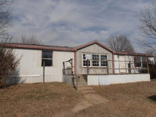 212 Quail Ridge Rd, Ponca City, OK 74604