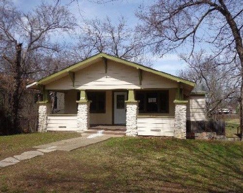 1405 W Gandy St, Denison, TX 75020