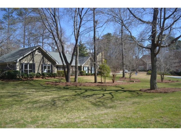 369 Baskin Drive Sw, Marietta, GA 30064