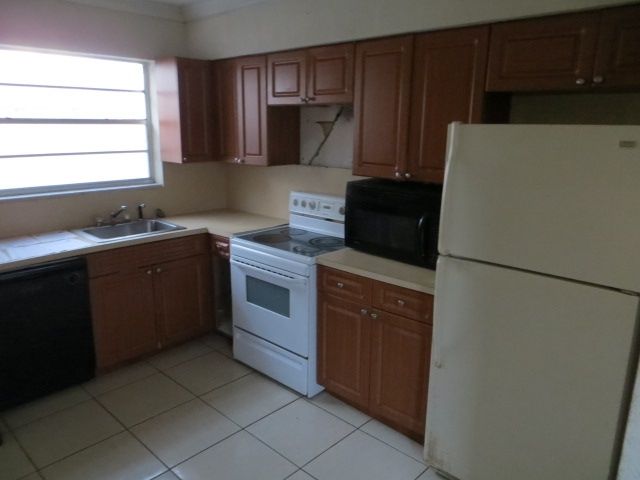 1644 NW 1st St Unit 3, Miami, FL 33125