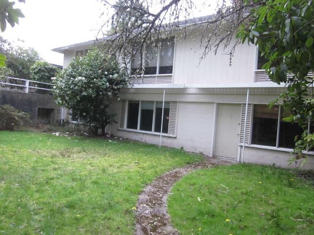 137 S 169th Place, Seattle, WA 98148