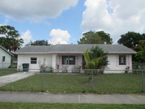 3102 Kentucky Ave, Fort Pierce, FL 34947