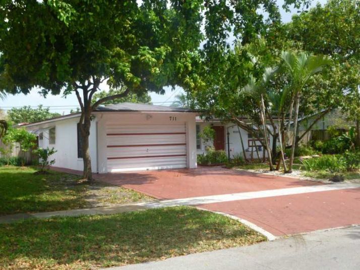 711 SW 70TH AV, Hollywood, FL 33023