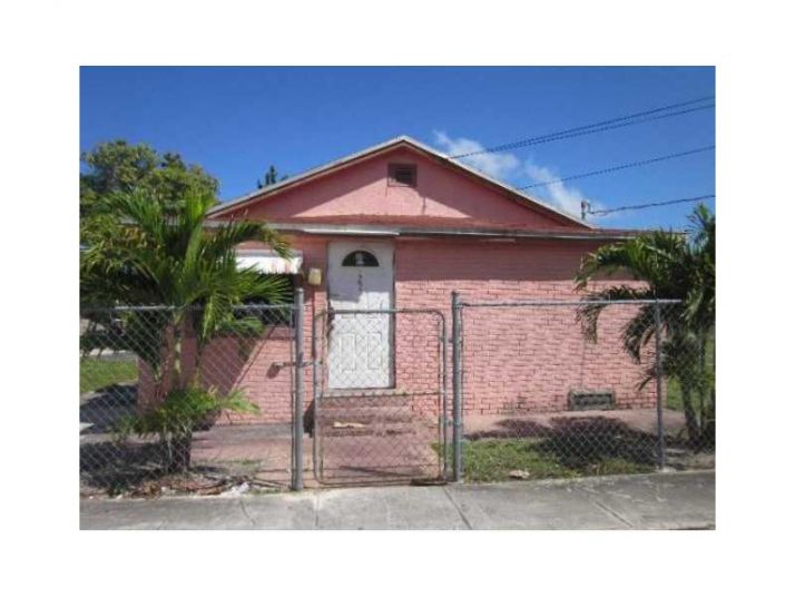 22 NW 14TH AV, Dania, FL 33004