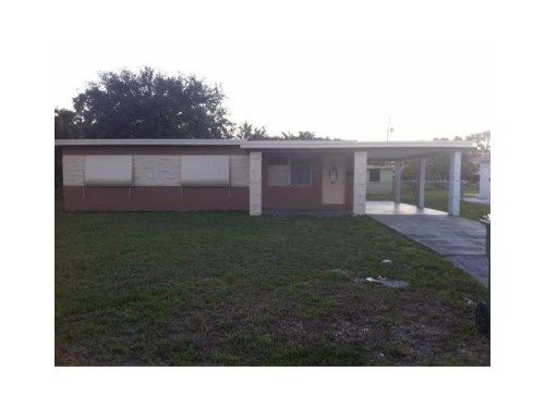 320 SW 67 TE, Hollywood, FL 33023