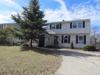 128 Golfview Dr, Sewell, NJ 08080