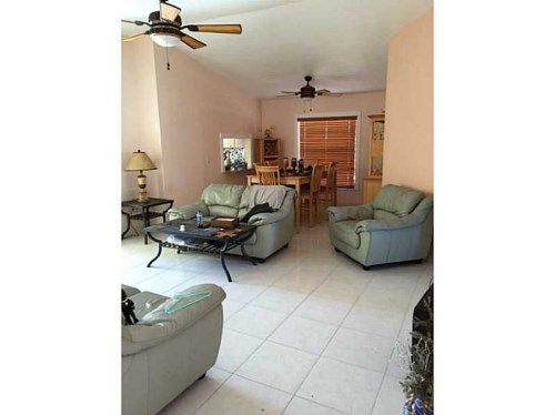 19562 NW 60 CT, Hialeah, FL 33015