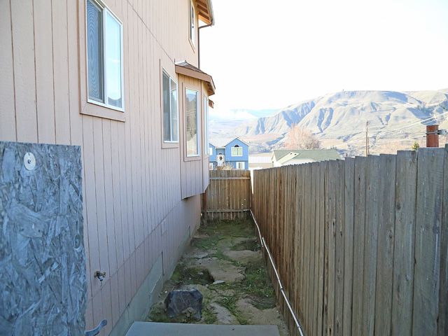 636 S Lawler Ave, East Wenatchee, WA 98802