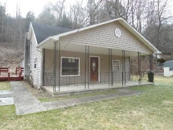 3028 Grahn Rd, Olive Hill, KY 41164