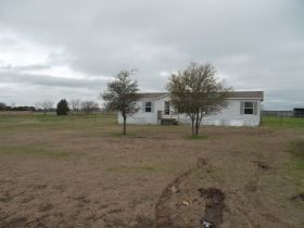 1087 Summerville Dr, Kaufman, TX 75142