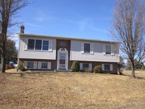 9350 N Frederick Pike, Cross Junction, VA 22625