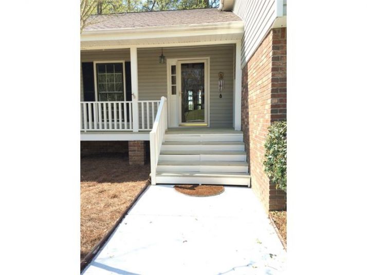 1279 Summit Chase Drive, Snellville, GA 30078