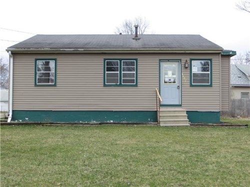 1106 Woodbury St, Marshalltown, IA 50158