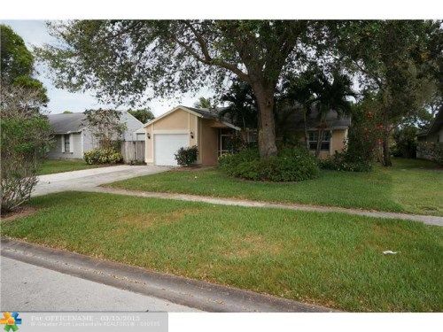 124 VILLAGE CIR, Jupiter, FL 33458