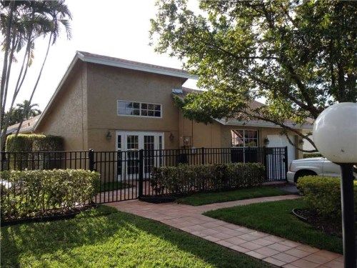 225 SW 87 TE, Fort Lauderdale, FL 33324