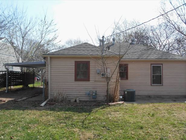 2021 SW Wayne Ave, Topeka, KS 66604