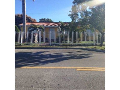 754 W 44 PL, Hialeah, FL 33012