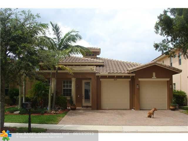 10675 NW 83RD CT, Pompano Beach, FL 33076