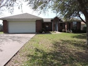 6810 Stetter Dr, Arlington, TX 76001