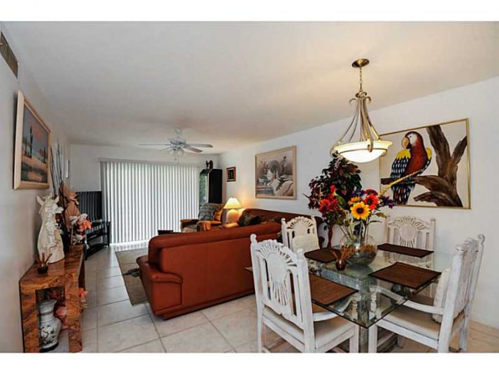 251 BERKLEY RD # 202, Hollywood, FL 33024