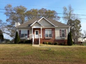 190 Cassy Dr, Jemison, AL 35085