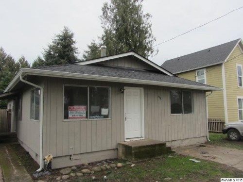 371 Oswald St, Woodburn, OR 97071