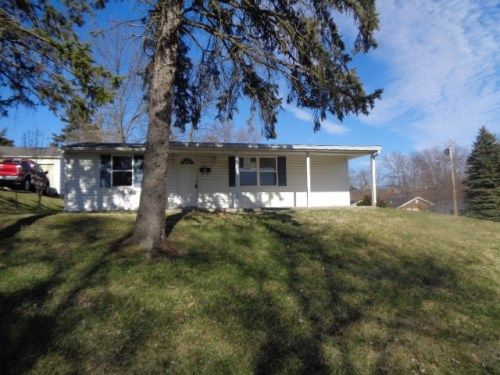 16 Orchard Circle, Blanchester, OH 45107