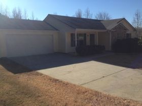 345 Walker Dr, Monroe, GA 30655