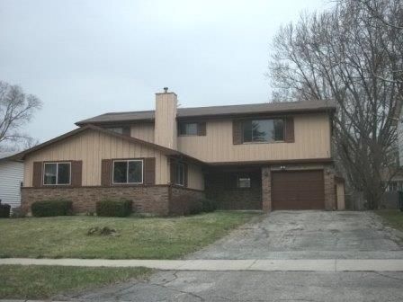 2120 Dover Rd, Waukegan, IL 60087