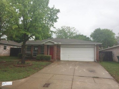 1716 Yorkshire St, Fort Worth, TX 76134