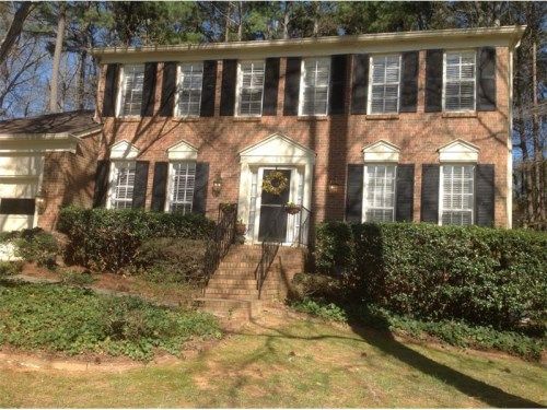 125 Barrington Drive E, Roswell, GA 30076