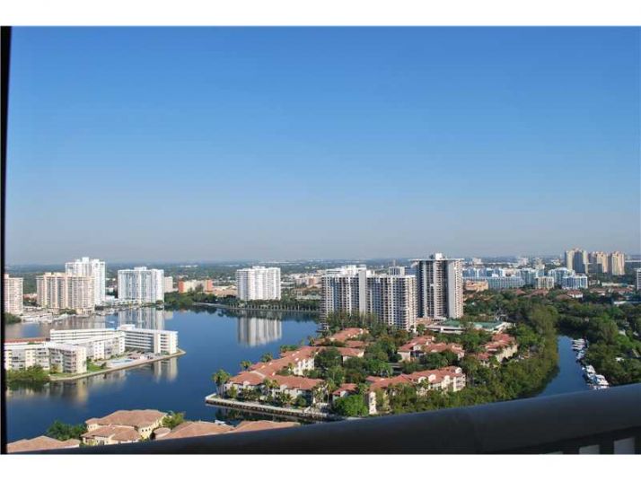 2000 ISLAND BL # 2809, North Miami Beach, FL 33160