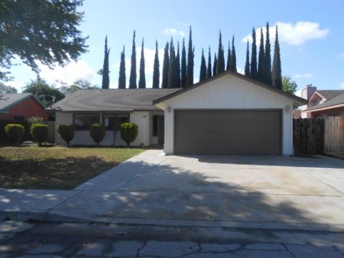 1751 Gerry Lane, Porterville, CA 93257