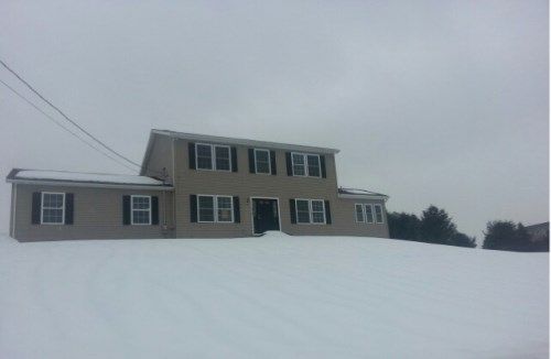 4940 Spruce St, Schnecksville, PA 18078