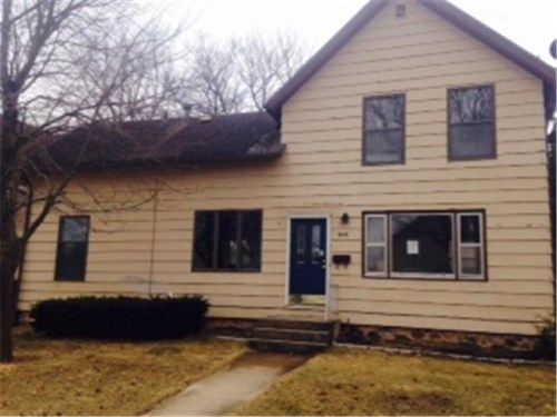 614 E Center St, Shawano, WI 54166