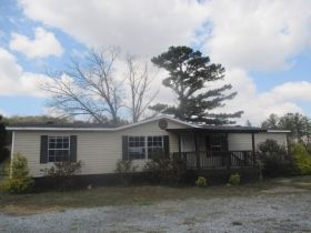 616 Cordell Ave, La Fayette, GA 30728