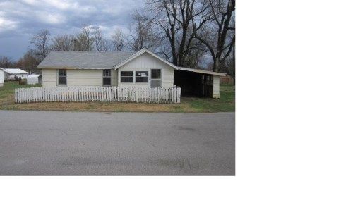 110 N Wall St, Walnut Grove, MO 65770