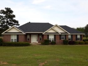 20 Hidden Valley Ct, Deatsville, AL 36022