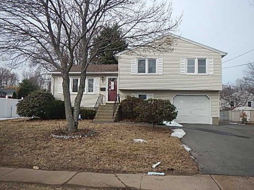 11 Overbrook Dr, East Hartford, CT 06118