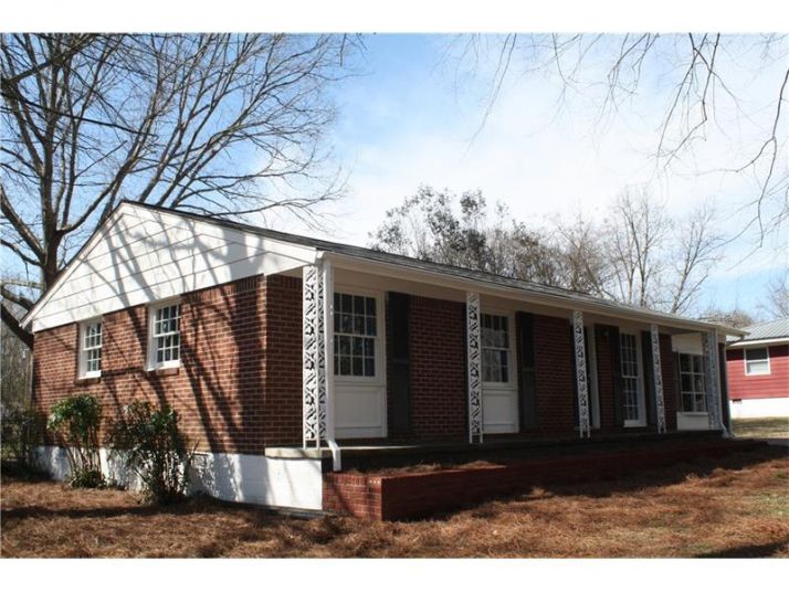 2620 Walnut Road, Gainesville, GA 30506