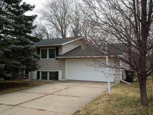 3909 Redbud Rd NE, Cedar Rapids, IA 52402