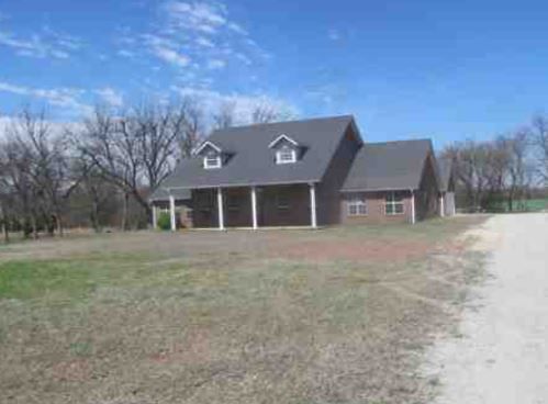 119 Circle Dr, Davis, OK 73030