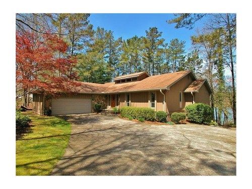 6550 Yacht Club Road, Flowery Branch, GA 30542