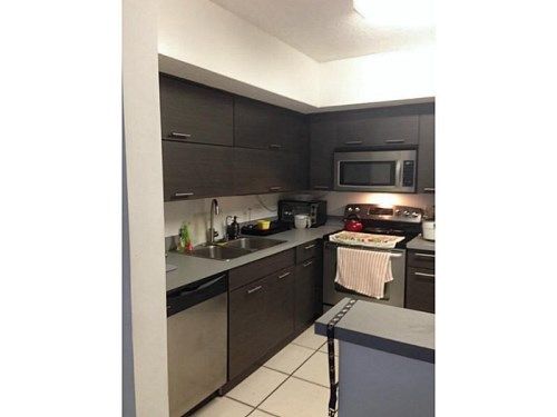 3680 N 56 AV # 813, Hollywood, FL 33021