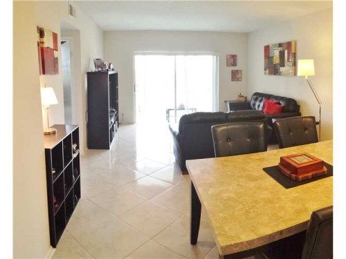 4400 Hillcrest Dr # 504A, Hollywood, FL 33021