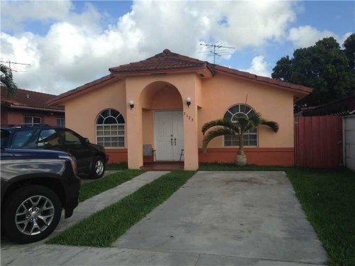 3125 W 71 PL, Hialeah, FL 33018