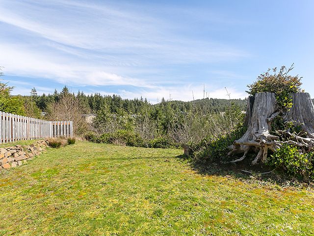 130 SE Fair Wind Court, Depoe Bay, OR 97341