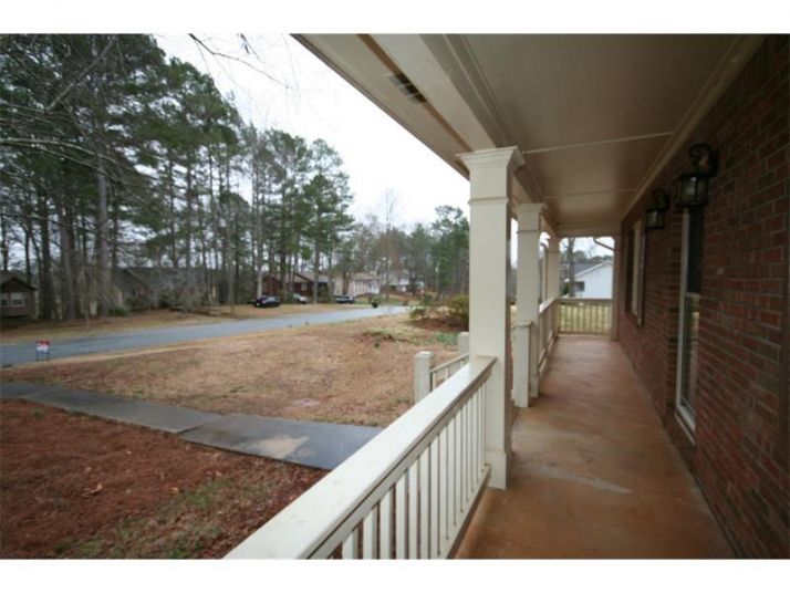 314 Hill Crest Circle, Woodstock, GA 30188